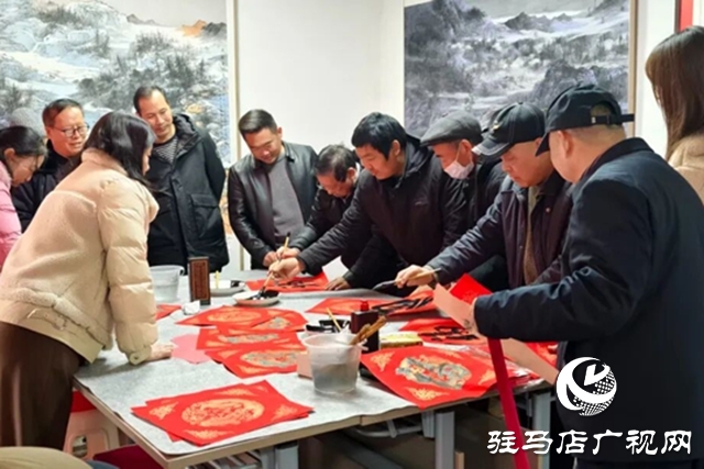 驻马店:元旦书画展启幕 百幅精品绘就天中风物