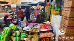 春节临近水果市场升温 车厘子价格走低购销两旺