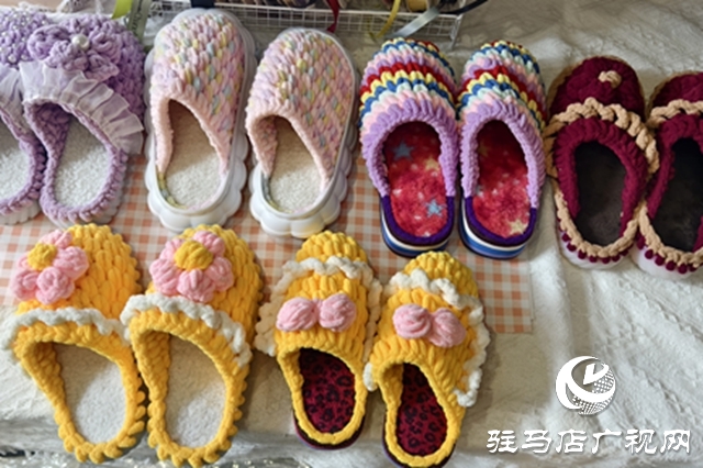 手上经纬 足底温情:杨菲的编织之路