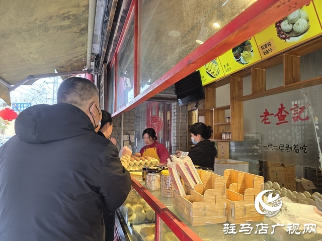 蒸年馍迎新春 驻马店老查记非遗年馍古法手艺揉出浓浓年味