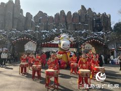 驻马店金顶山景区：民俗文化节启幕 红火场面尽显新春盛宴