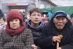 驻马店的冀梦旭攒4万元为爷爷80岁大寿请戏班连唱三天！