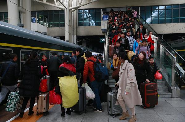 铁路部门春运期间已累计发送学生旅客655万人次