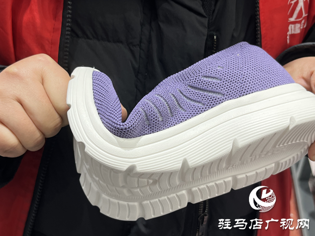 选购老人鞋有学问:不是越软越好 合脚舒适最关键