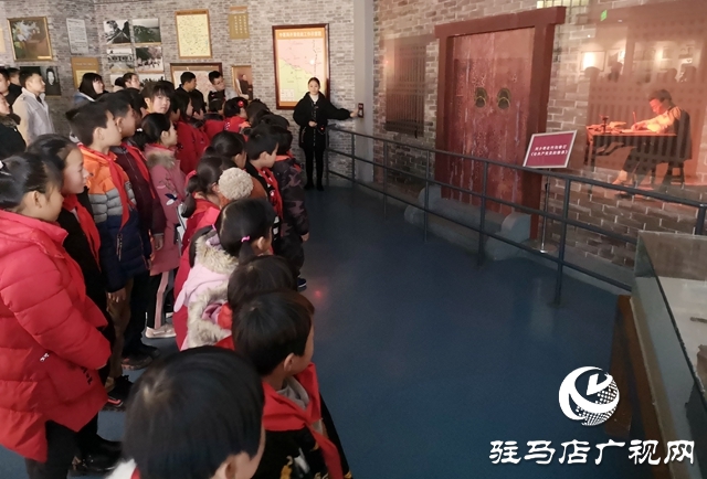 驻马店市青联组织开展“宝贝出村”公益活动助力脱贫攻坚