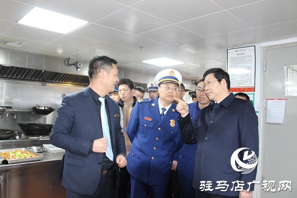 郭渊看望慰问一线交通民警并开展消防安全检查