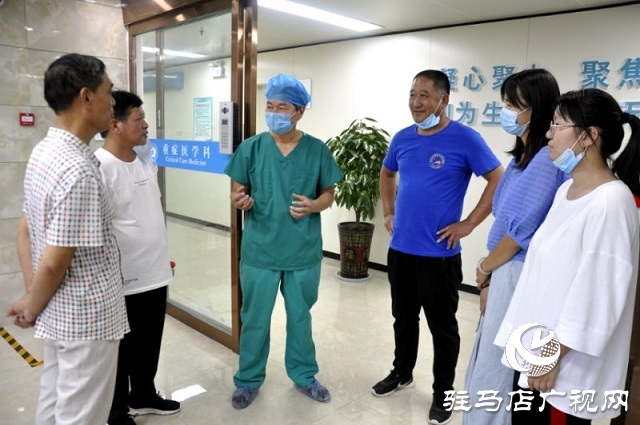 蛟龙队潜水员刘扬扬因连续救援突发重病 蛟龙队友及时伸援手帮助
