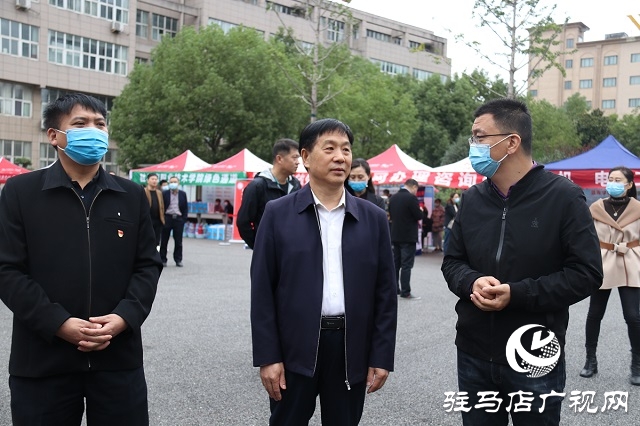驻马店职业技术学院：大一新生报到 开启崭新篇章