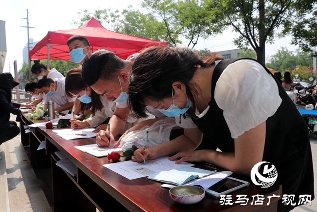  “520”我们结婚了！新人扎堆领证结连理