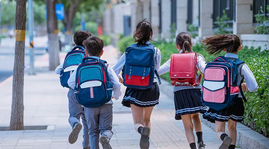 开学总嚷嚷头疼肚子痛？别轻易呵斥孩子在“装病”