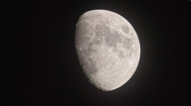 木星伴弦月，这幕“星月童话”赏心悦目