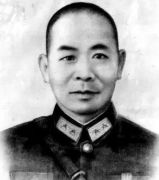 冷月无声映海峡