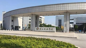 当“爱的教育”化作暖心流量